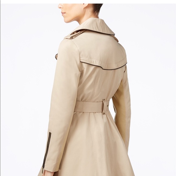 BCBGeneration trench with gold detailed buttons. - Picture 8 of 8